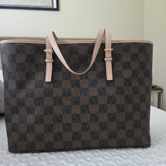 Michael Kors Tote Bag - Picture 3 of 5